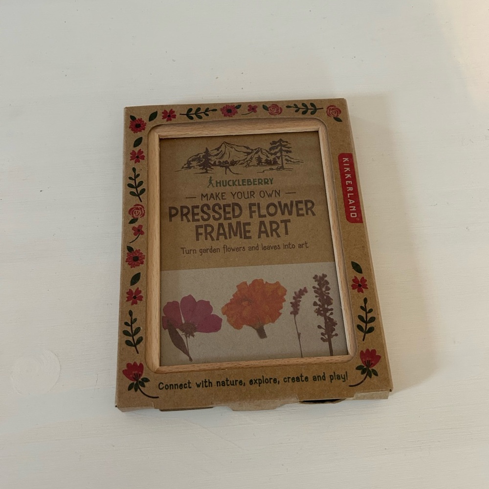 Kikkerland Floral Pressed Flower Frame Kit - Brown and Red
